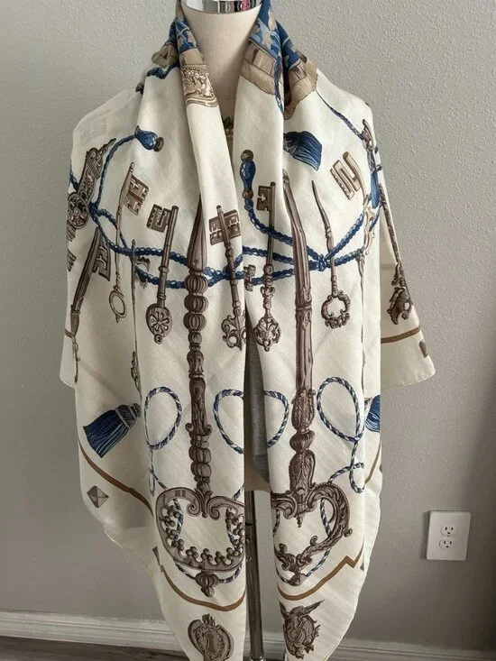 HERMES “Les Cles” Cashmere/Silk Shawl 140 cm New - Picture 1 of 6